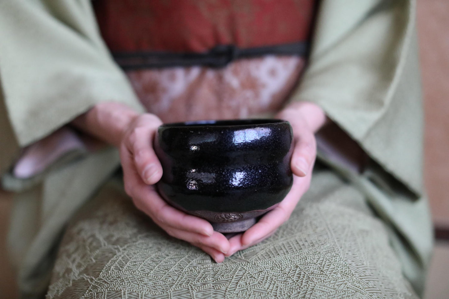 FINE! green tea bowl Japanese Antique 1920s Black 楽RAKU CHAWAN signature handmade Matcha Tea Cup Tea Ceremony kiln with box W4.5in/W11.5cm