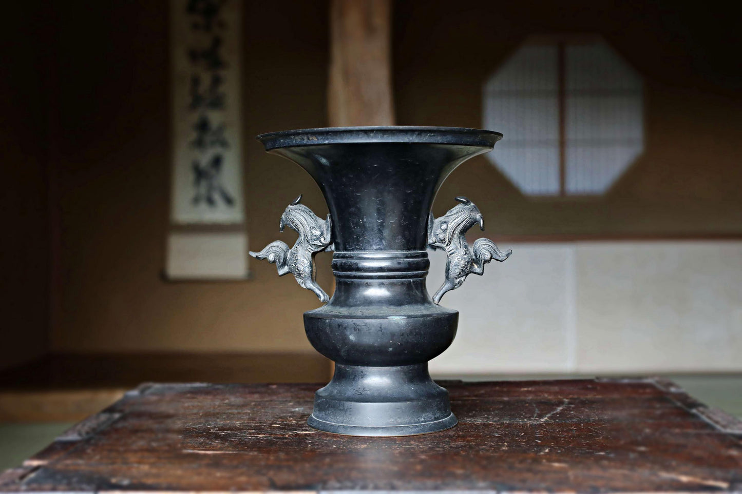 FINE! Japanese antique bronze vase with little lions from a buddhist temple with a signature, ikebana utensil 1800s H8.3×7.7in/H21×19.5cm