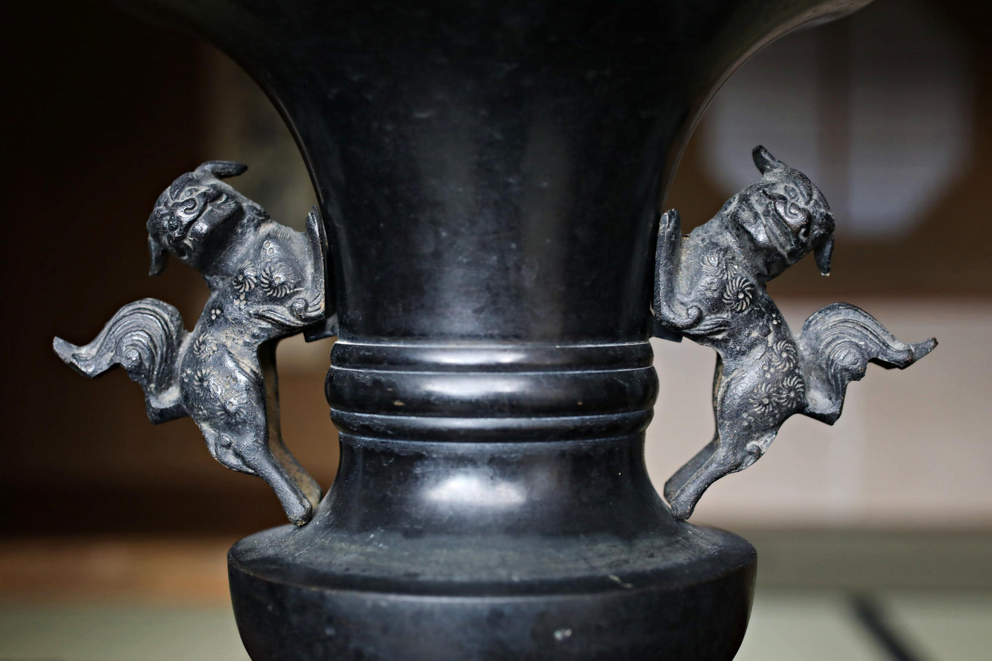 FINE! Japanese antique bronze vase with little lions from a buddhist temple with a signature, ikebana utensil 1800s H8.3×7.7in/H21×19.5cm