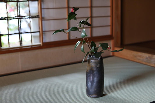 Japanese vintage vase "BIZEN ware" pottery flower vase, squashed shape with Kanji signature and wooden box, earth color H9.4×3.3in/24x8.5cm