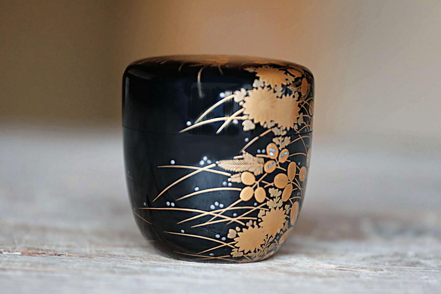 FINE! Japanese vintage "matcha" green tea caddy with golden Autumn flowers Wajima Makie, "棗 natsume", for tea ceremony H2.8in/H7cm