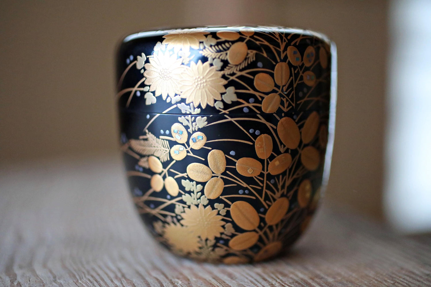 FINE! Japanese vintage "matcha" green tea caddy with golden Autumn flowers Wajima Makie, "棗 natsume", for tea ceremony H2.8in/H7cm