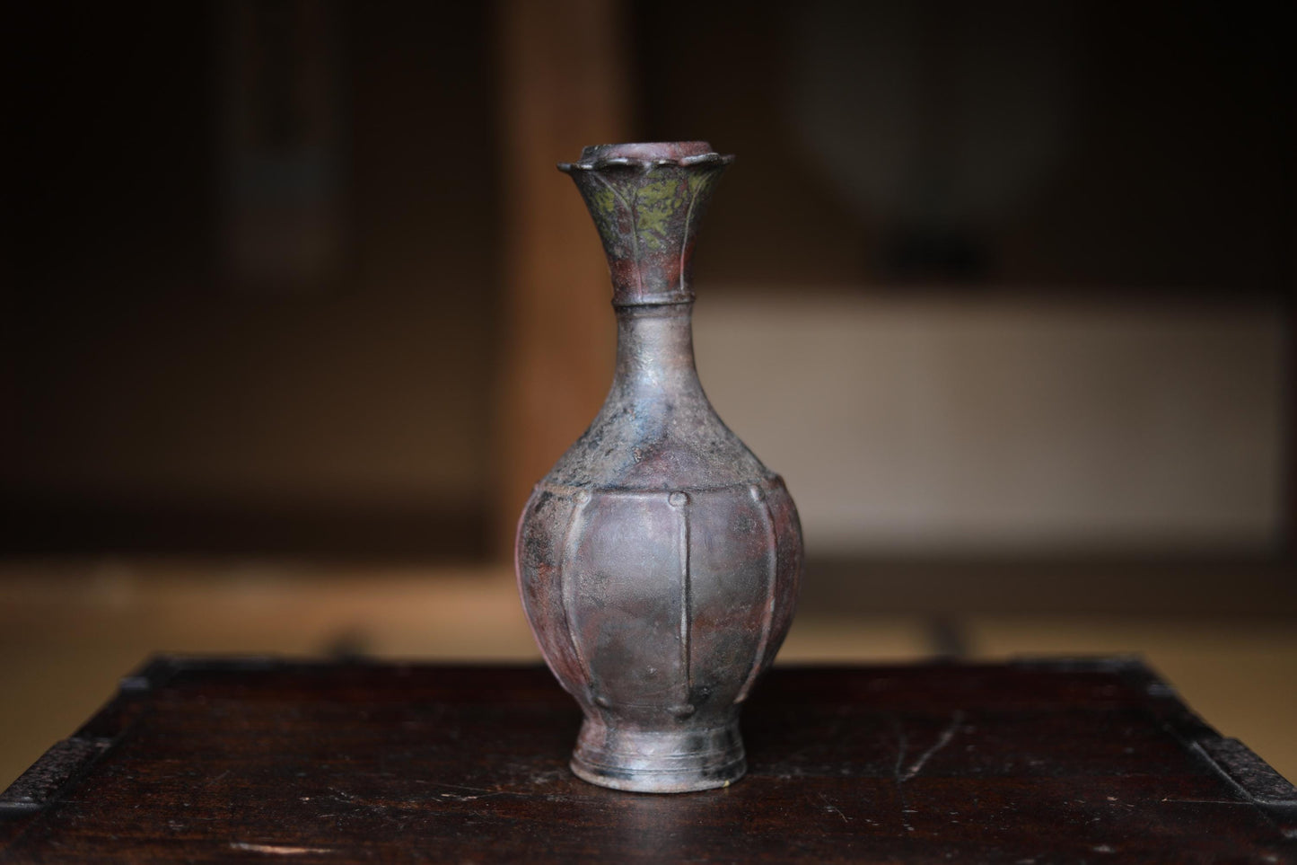 Japanese antique vase "BIZEN ware" pottery flower vase name of A top in the shape of a bellflower with Kanji signature wooden box H9.4×4.1in