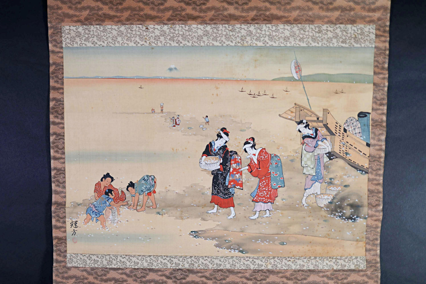 Japanese antique 1900s 輝方 sign brush watercolor hand painting scroll Mothers and Children, KAKEJIKU H47.2in/H120cm