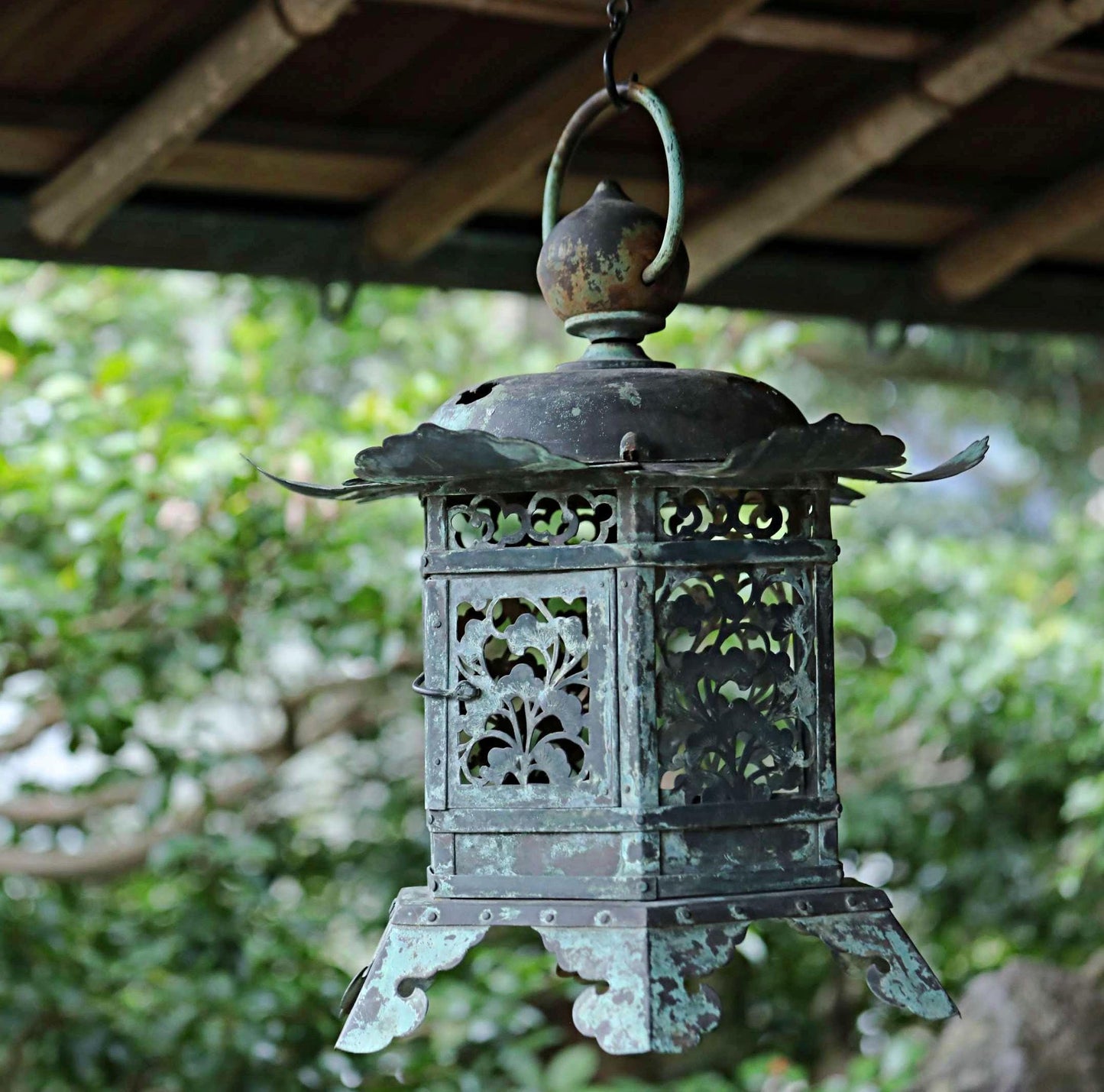 RARE! BIG! Japanese Antique 1800s bronze Lantern Buddhist temple, garden lamp Hanging Lantern Tsuridoro open work H16.1in/H41cm