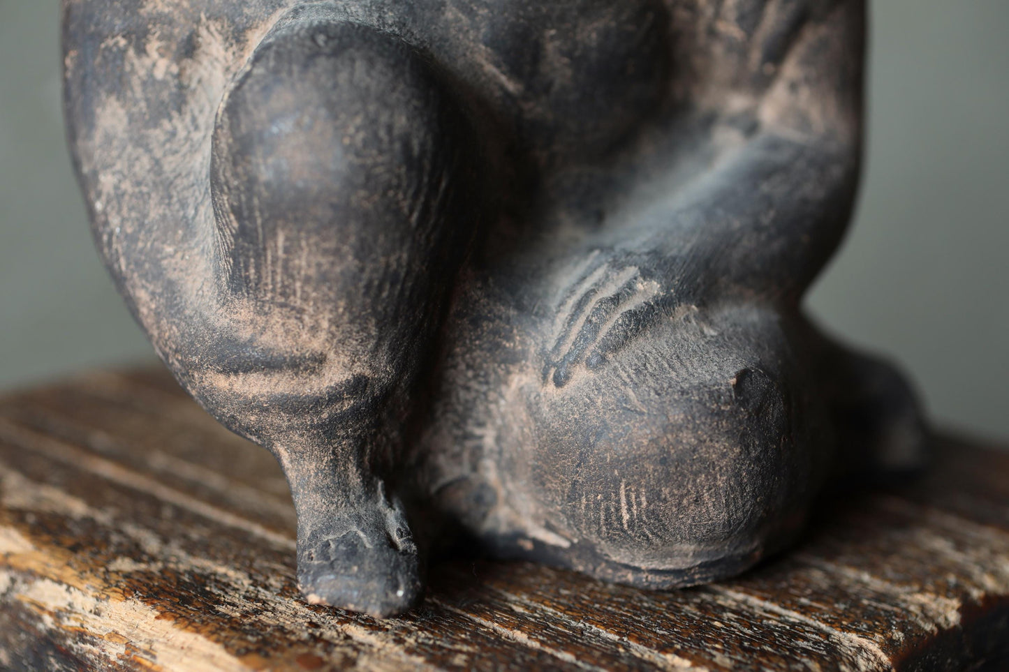 Japanese antique 1700s clay figurine Sitting and smiling Monkey doll statue animal ornament pottery statue hand craft H6.5in/H16.5cm