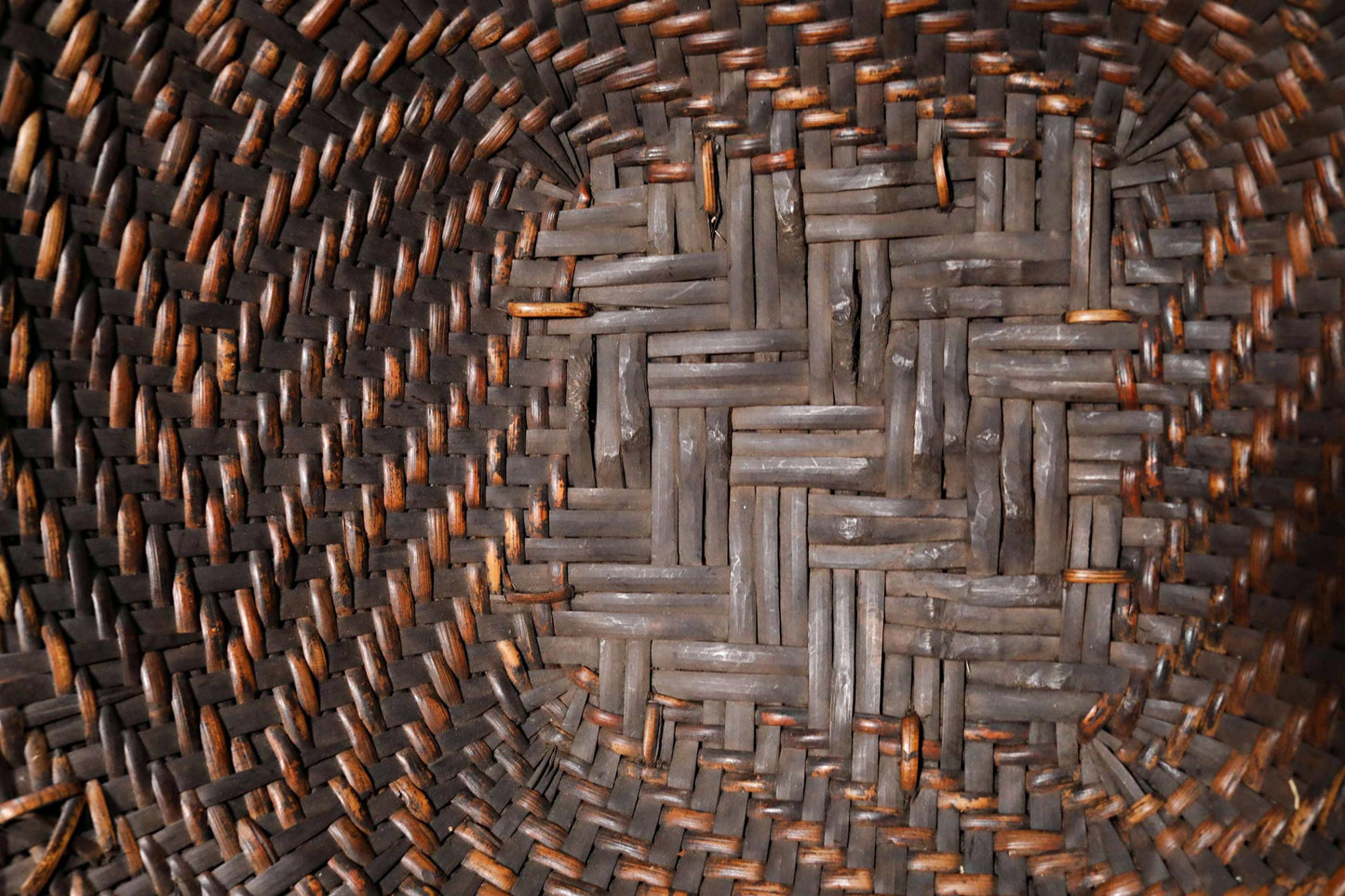 RARE! LARGE! Antique Japanese Farmers Hand Woven Wild grape vine Round Basket, Ajiro ami, MINGEI hand craft, H8.8xW22in/22.4x56cm