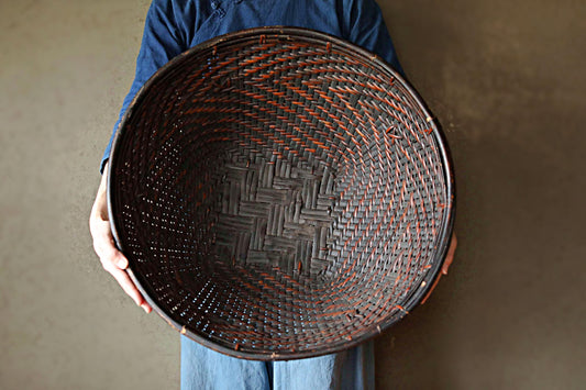 RARE! LARGE! Antique Japanese Farmers Hand Woven Wild grape vine Round Basket, Ajiro ami, MINGEI hand craft, H9.3xW22in/23.7x56cm