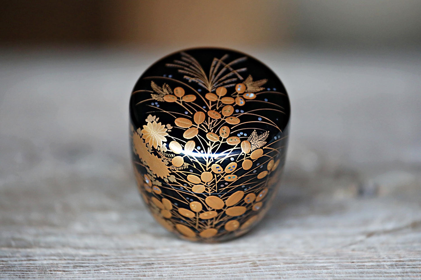 FINE! Japanese vintage "matcha" green tea caddy with golden Autumn flowers Wajima Makie, "棗 natsume", for tea ceremony H2.8in/H7cm