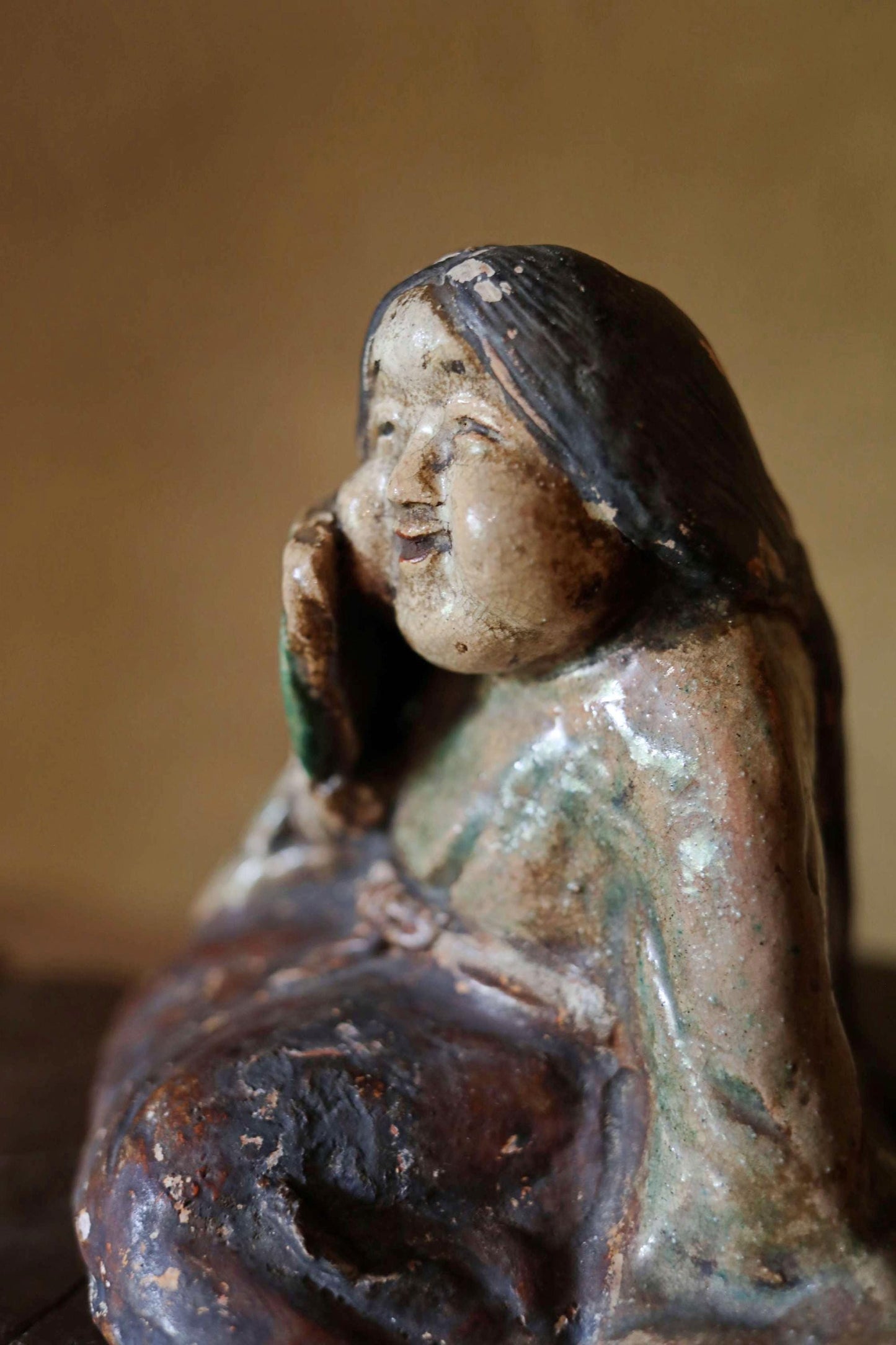 RARE!!Japanese antique ceramic doll お多福OTAFUKU OKAME ornament happy smile woman with folding fan Edo 1800s H5.1×5.3in/ H13×13.5cm