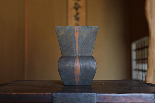 Japanese vintage 1950s bronze vase Contemporary design, metal hand craft vase, For IKEBANA, Tea ceremony H7.1×W5.3in/H18×13.5cm