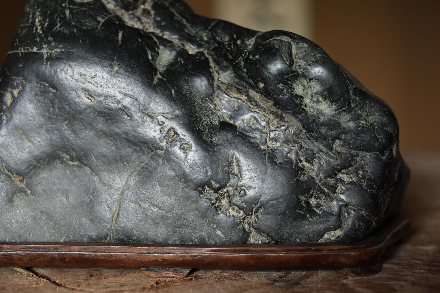 Japanese old "SUISEKI" scholars stone, indoor viewing stone, Zen garden stone, with a hand carved pedestal H4.7 x W8.3in / 12 x 21cm