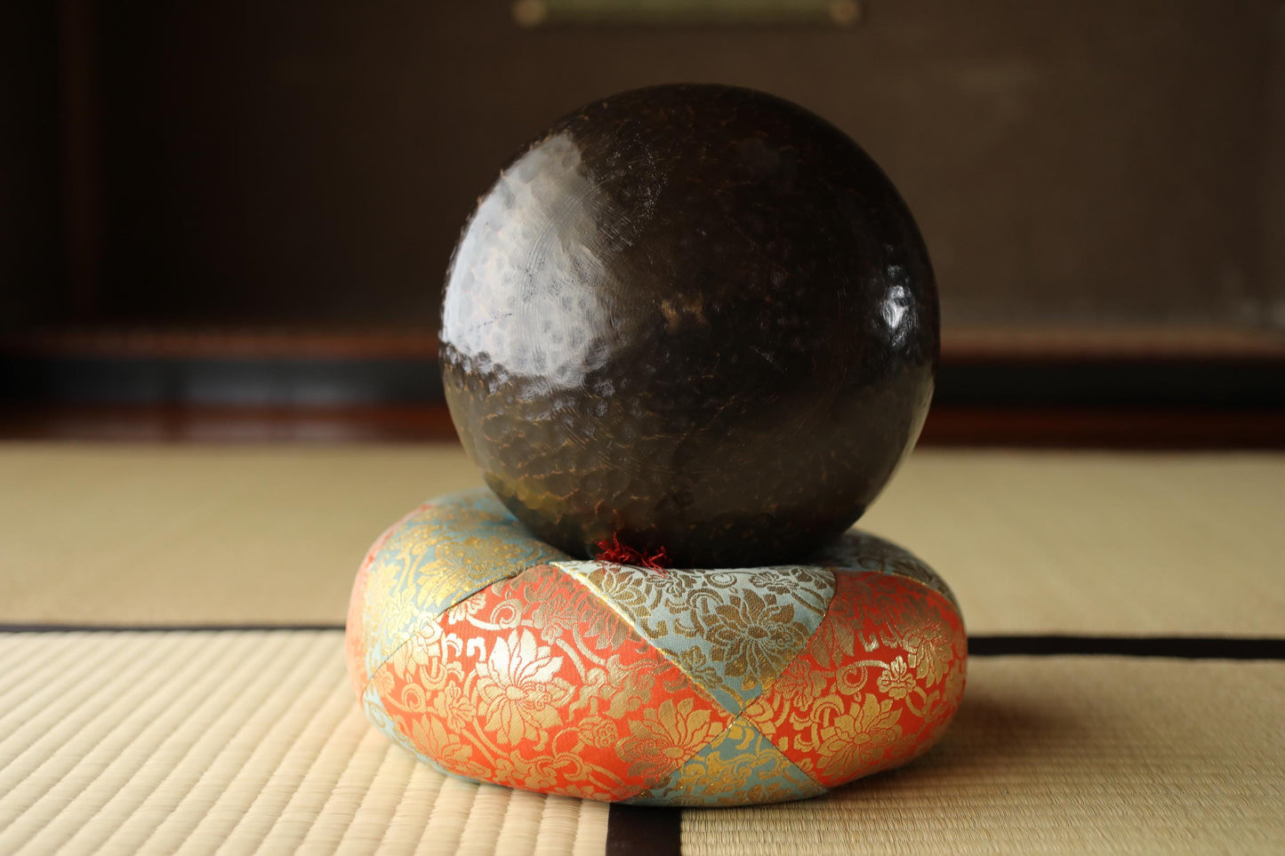 Large Japanese vintage Bronze buddhist chanting bell, Singing Bowl, ORIN from Buddhist temple with cushions stick W8.3in/W21cm