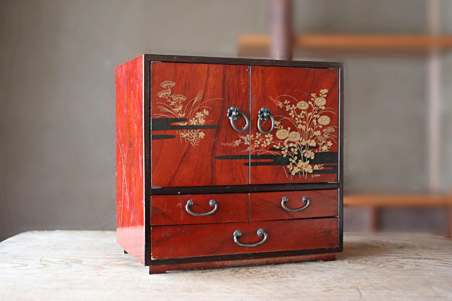 Japanese vintage furniture Small lacquer Chest of drawers "tansu" with Makie flower design box H11.8×W13.1×8.5in /H30×W33.3×21.5cm