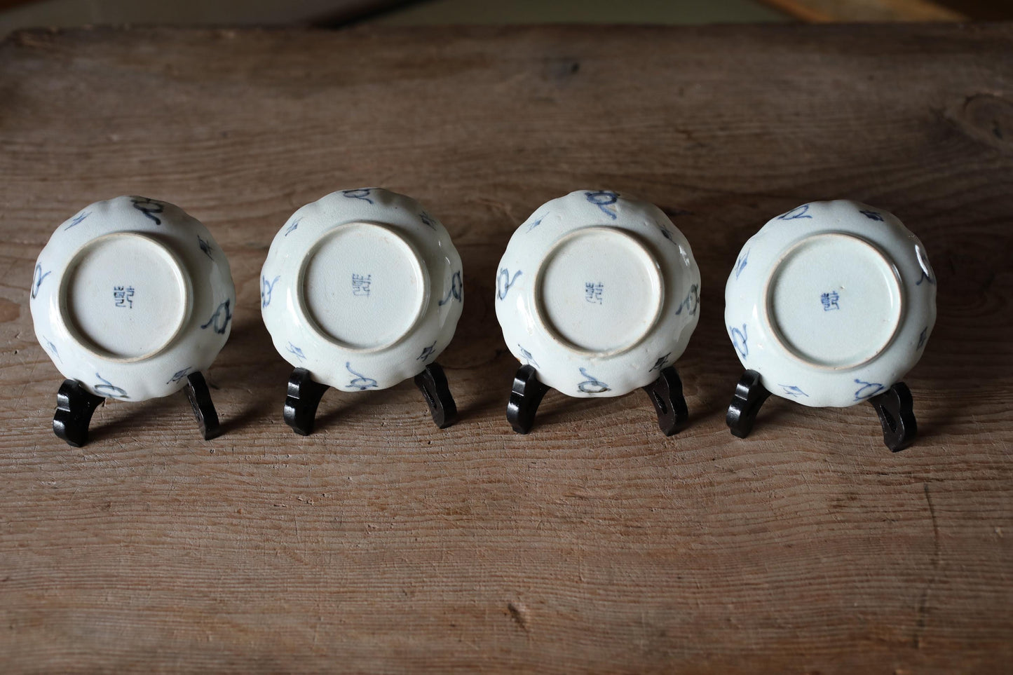 FINE! Japan antique 1800s IMARI set of 4 plates porcelain with flowers and arabesques Kanji kiln art hand paint Indigo Blue White Sometsuke