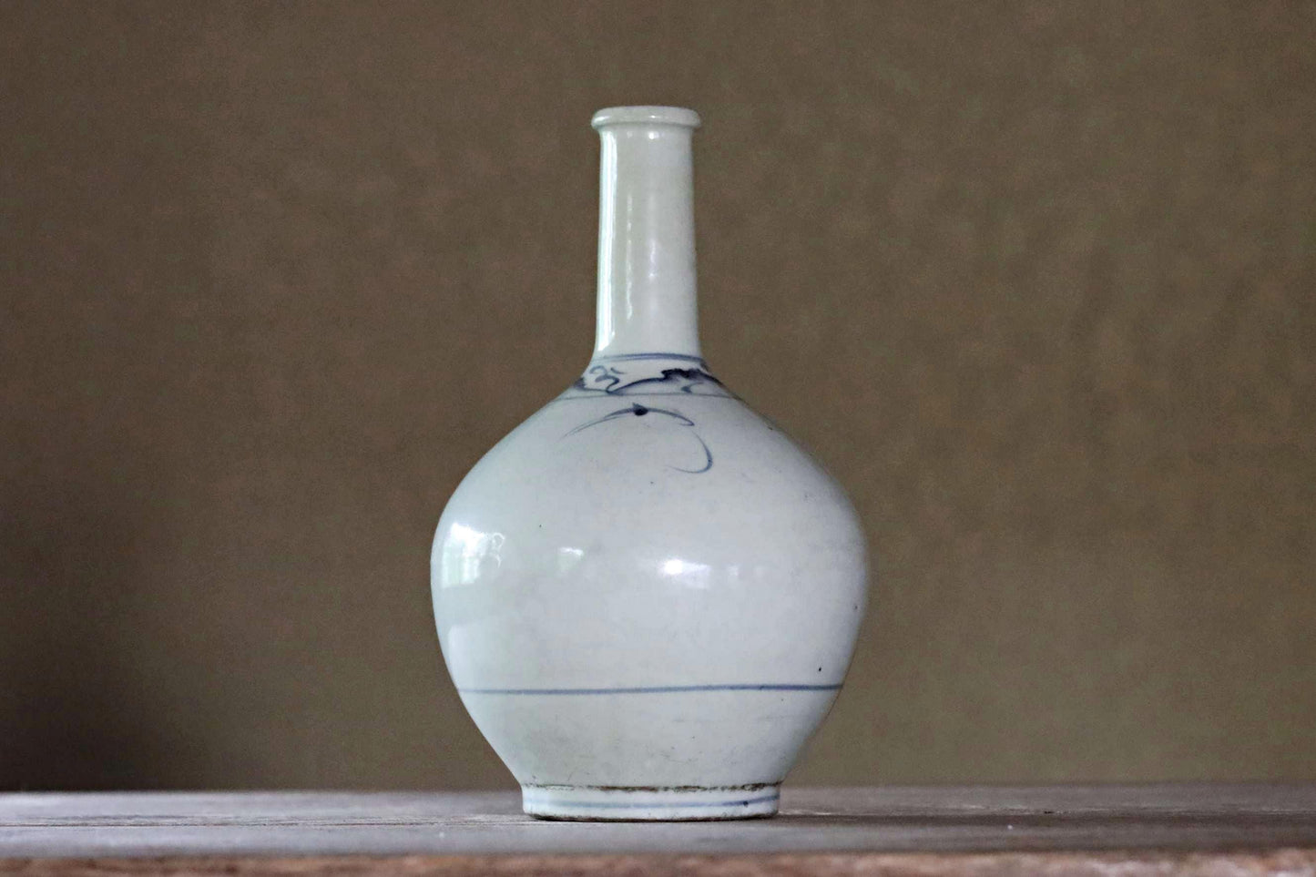 Japanese antique porcelain Sake bottle vase indigo blue&white hand painting flower SOMETSUKE KOIMARI 1800s EDO craft H10.4×5.9in/H26.5×15cm