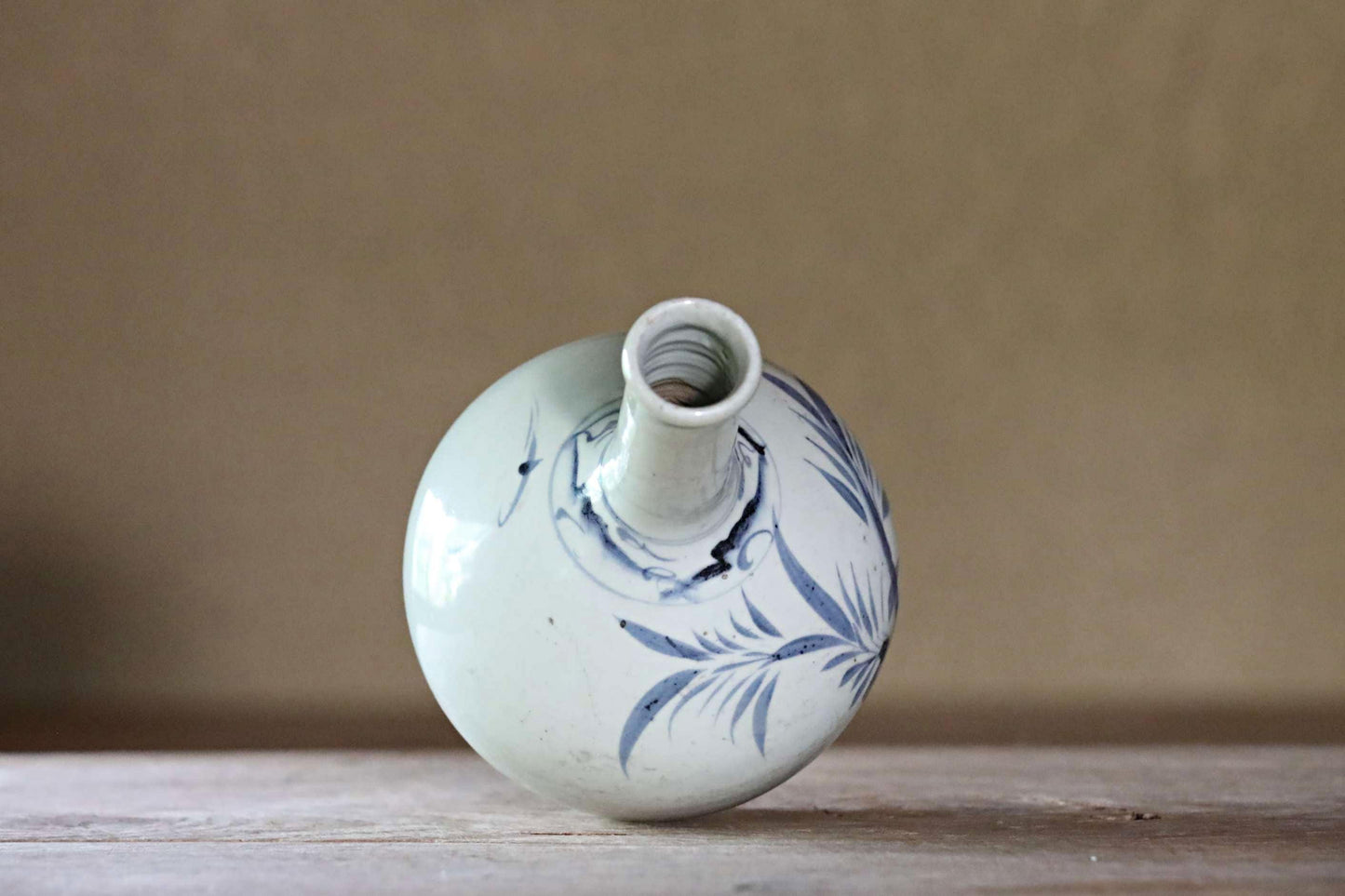 Japanese antique porcelain Sake bottle vase indigo blue&white hand painting flower SOMETSUKE KOIMARI 1800s EDO craft H10.4×5.9in/H26.5×15cm