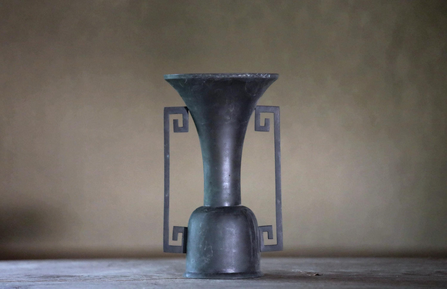 RARE! Japanese antique bronze vase with square spiral ears from a buddhist temple, ikebana utensil 1800s H10.6×6.1in/H27×15.5cm