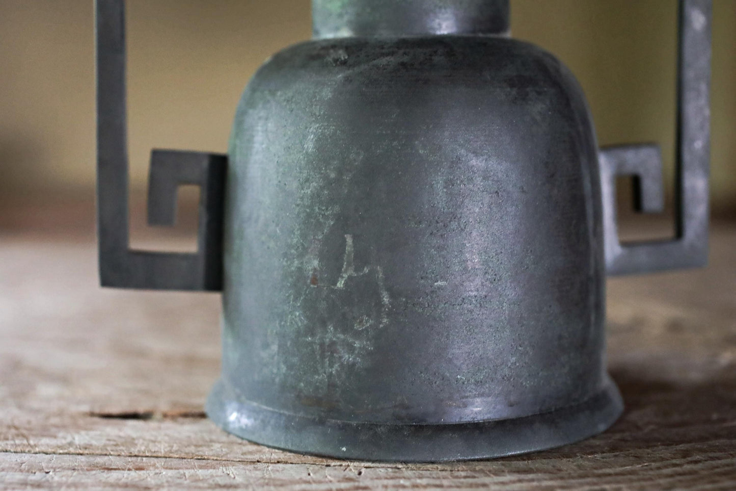 RARE! Japanese antique bronze vase with square spiral ears from a buddhist temple, ikebana utensil 1800s H10.6×6.1in/H27×15.5cm