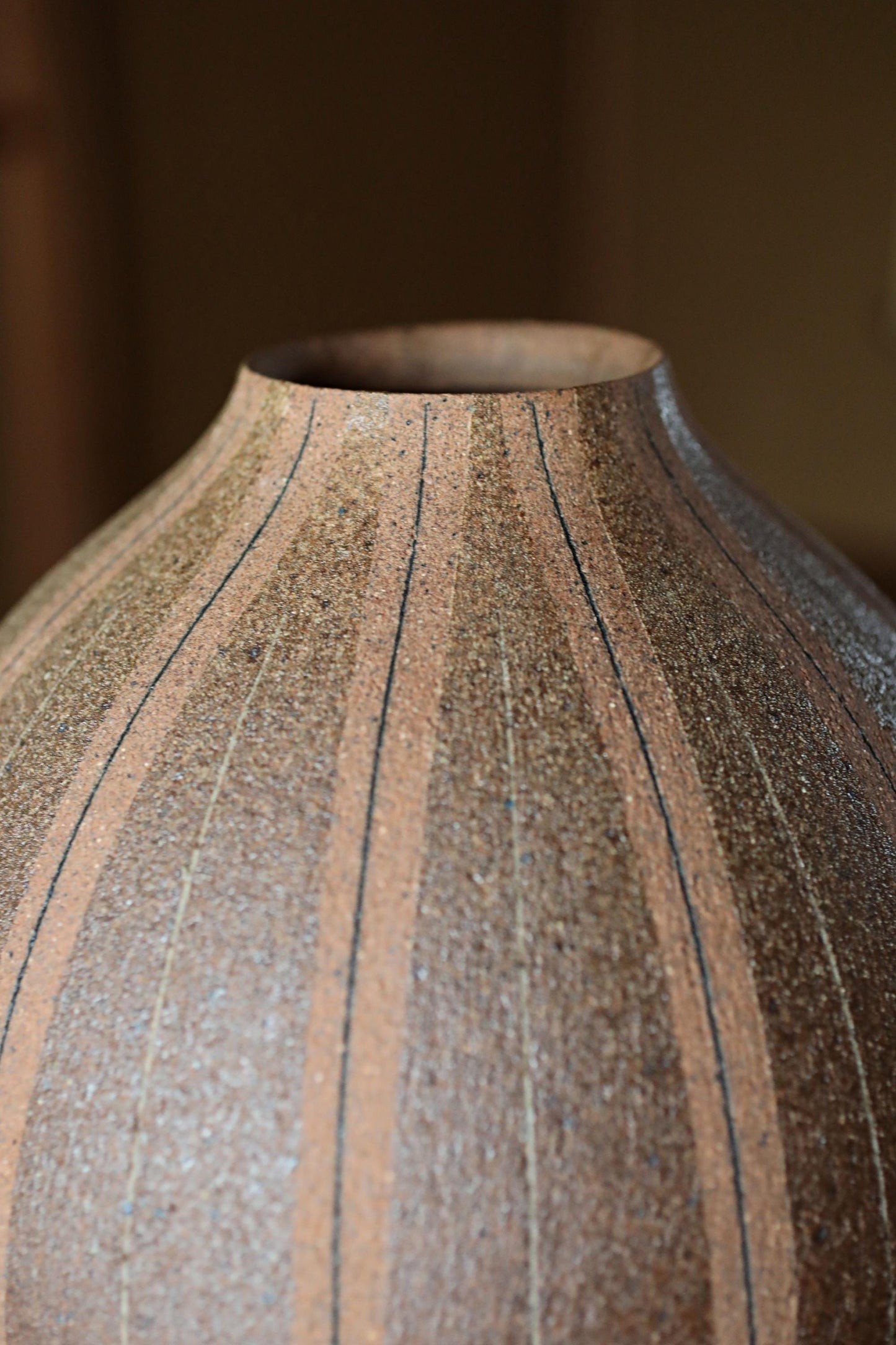 Japanese vintage large ceramic flower vase inlay natural ash glaze hand craft, Brown stripes, kanji wooden box, ikebana H10.2×9.8in/H26×25cm