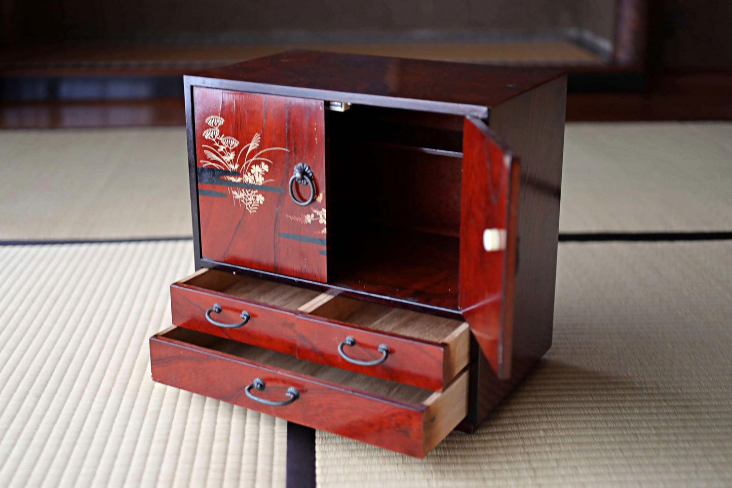 Japanese vintage furniture Small lacquer Chest of drawers "tansu" with Makie flower design box H11.8×W13.1×8.5in /H30×W33.3×21.5cm