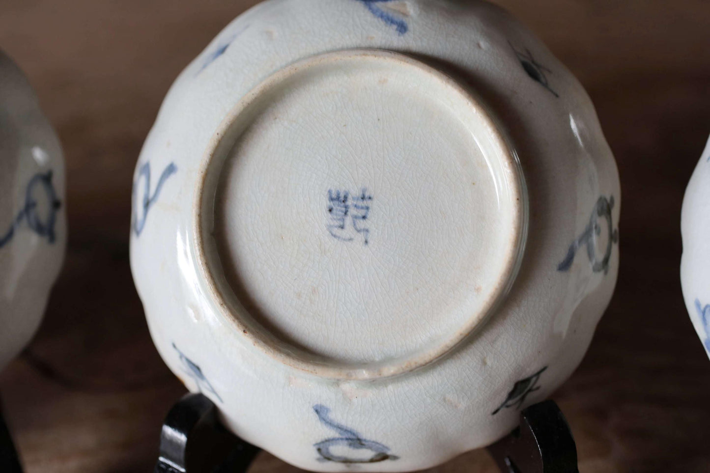 FINE! Japan antique 1800s IMARI set of 4 plates porcelain with flowers and arabesques Kanji kiln art hand paint Indigo Blue White Sometsuke