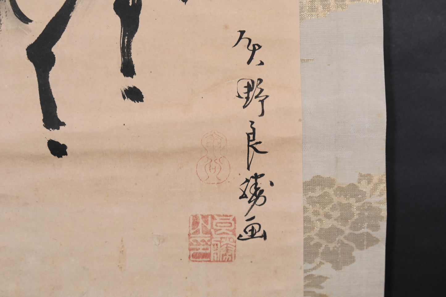 FINE! Japanese antique 1790s hanging scroll KAKEJIKU "horses, willow tree" ink painting by 矢野良勝 signed with box, EDO art H69.7in/H177cm