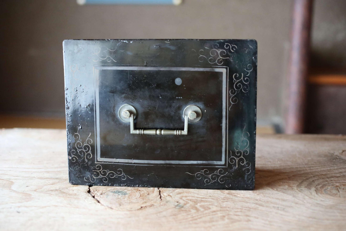 Ching ! Japanese vintage old metal Black cash box, iron cabinet, money box with arabesque painting, with a key 1900s H4.7×W10.6in/12x27cm