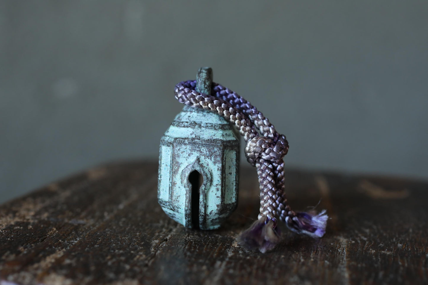 Japanese vintage Bronze metal small bell with KANJI calligraphy 鈴(bell), key charm made of metal H1.4in×2in/ H3.5×5cm