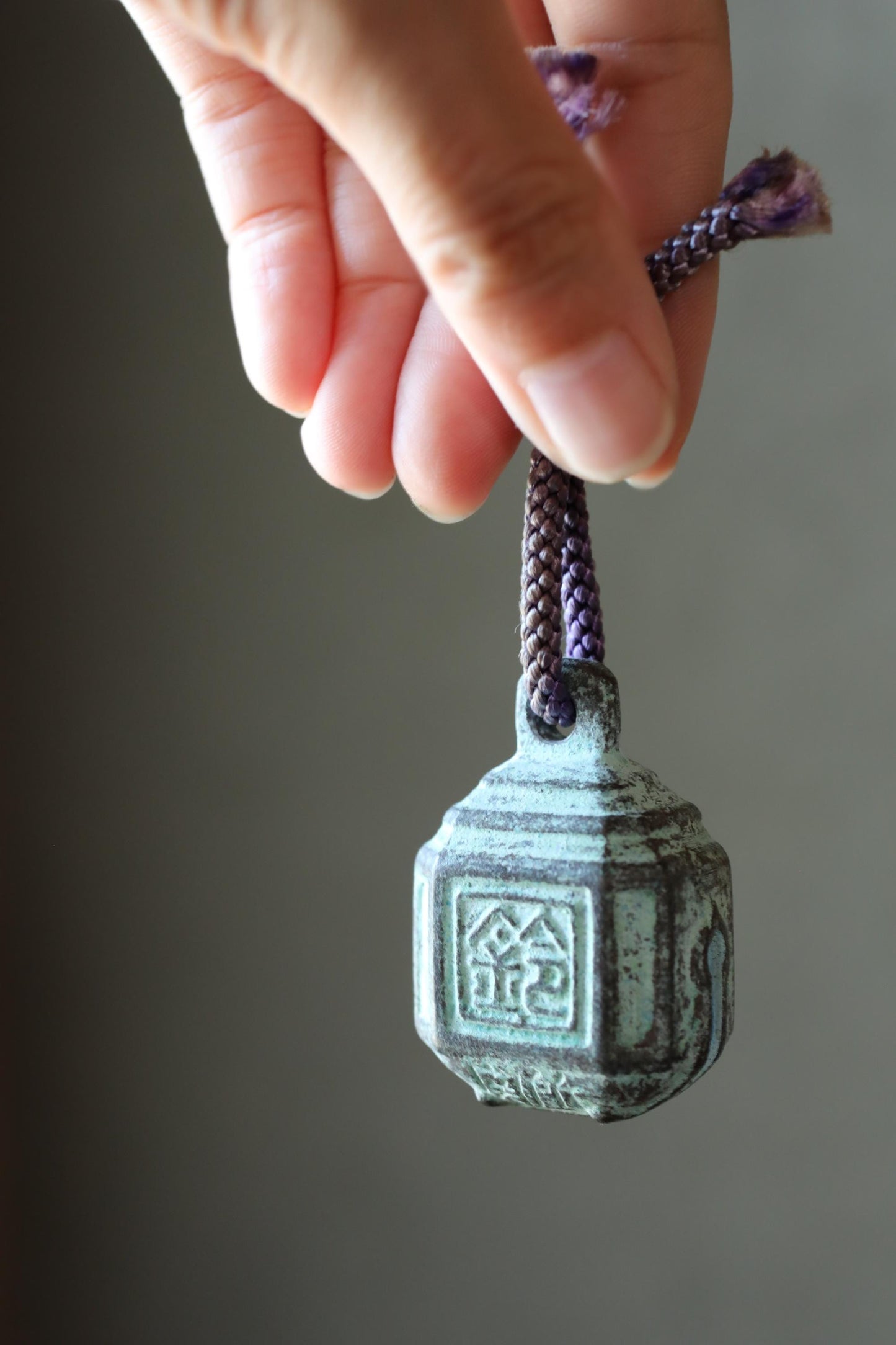 Japanese vintage Bronze metal small bell with KANJI calligraphy 鈴(bell), key charm made of metal H1.4in×2in/ H3.5×5cm