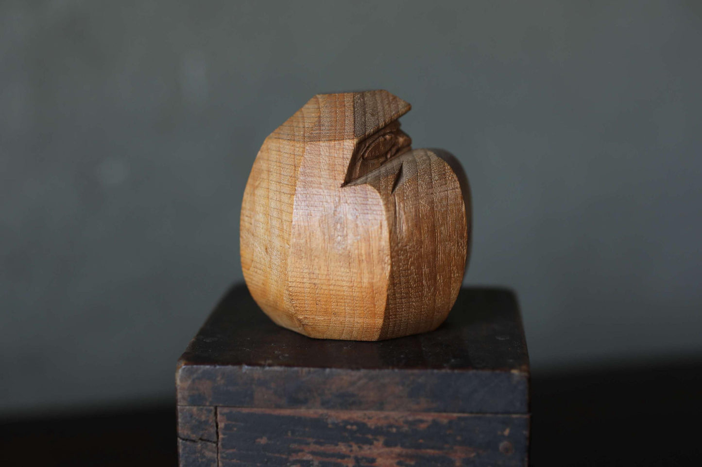 Japanese doll Figurine of traditional Japanese character DARUMA hand carved made of wood vintage Ornament wooden doll H2.4×2.4in/H6×6cm
