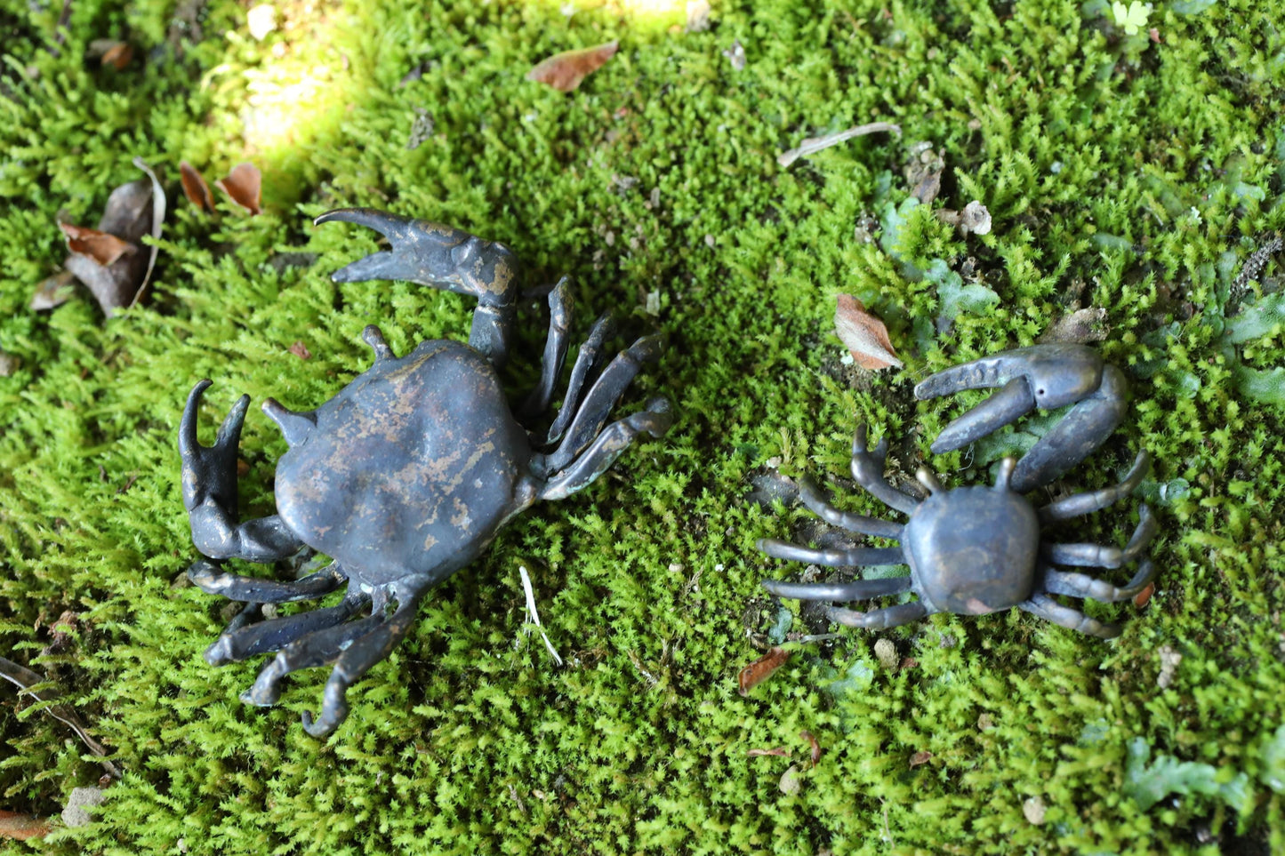 Fine! Japanese vintage bronze Crab family mini small dolls for IKEBANA/ BONSAI / BONKEI Miniature Landscapes art 0.8×2.2in/2×5.5cm