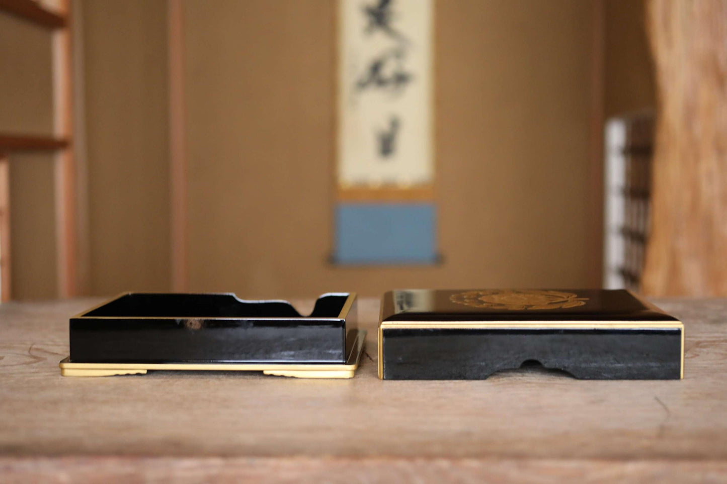 Japanese Makie Black Lacquer Gold peony SAMURAI crest wooden box URUSHI Maki-e, lacquer furniture buddhist alter 8.7×6.5in/22.2×16.6cm