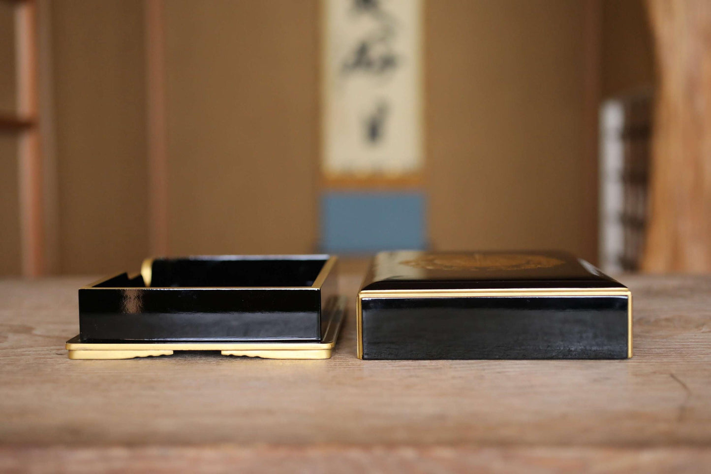 Japanese Makie Black Lacquer Gold peony SAMURAI crest wooden box URUSHI Maki-e, lacquer furniture buddhist alter 8.7×6.5in/22.2×16.6cm