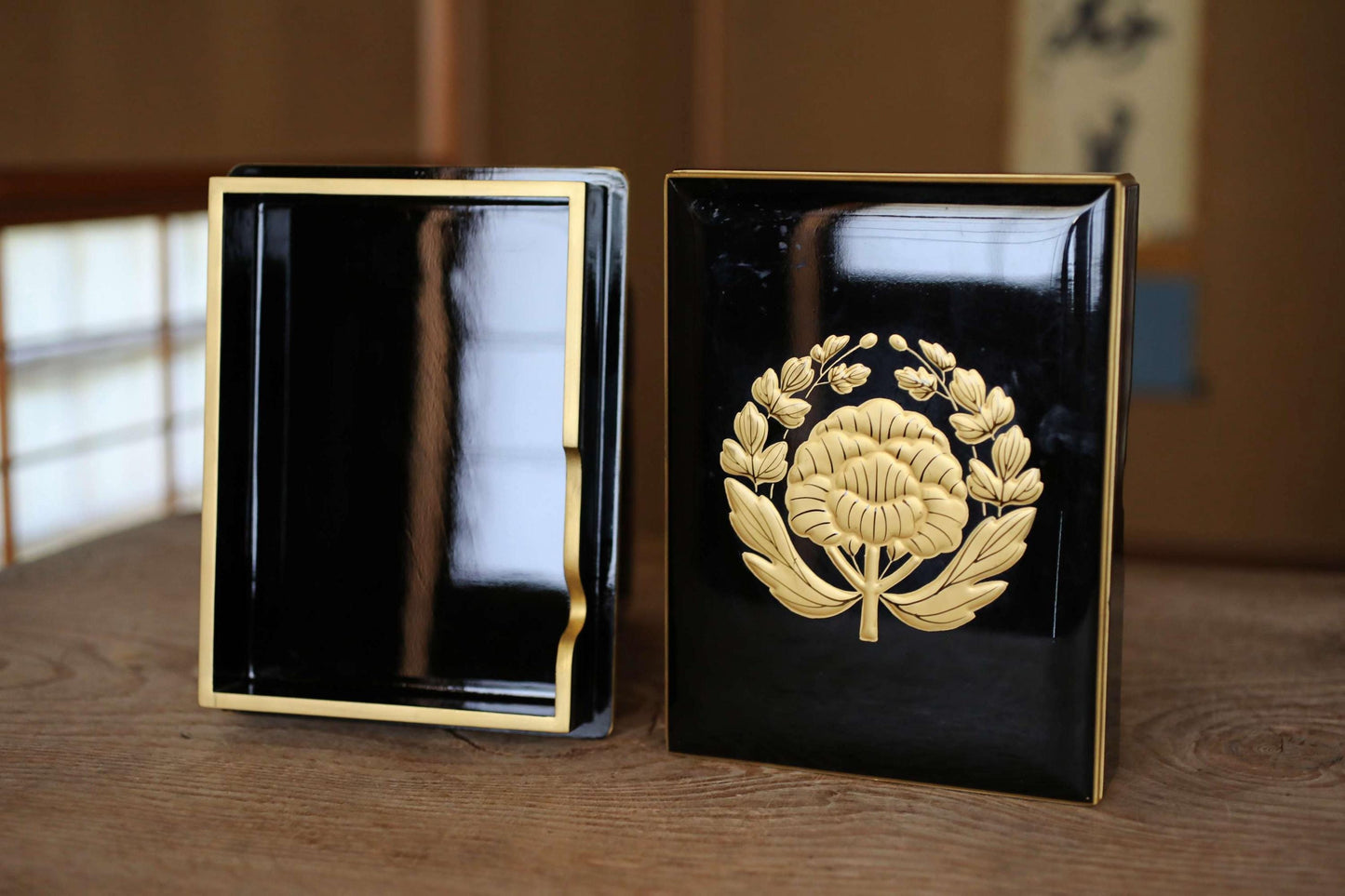 Japanese Makie Black Lacquer Gold peony SAMURAI crest wooden box URUSHI Maki-e, lacquer furniture buddhist alter 8.7×6.5in/22.2×16.6cm