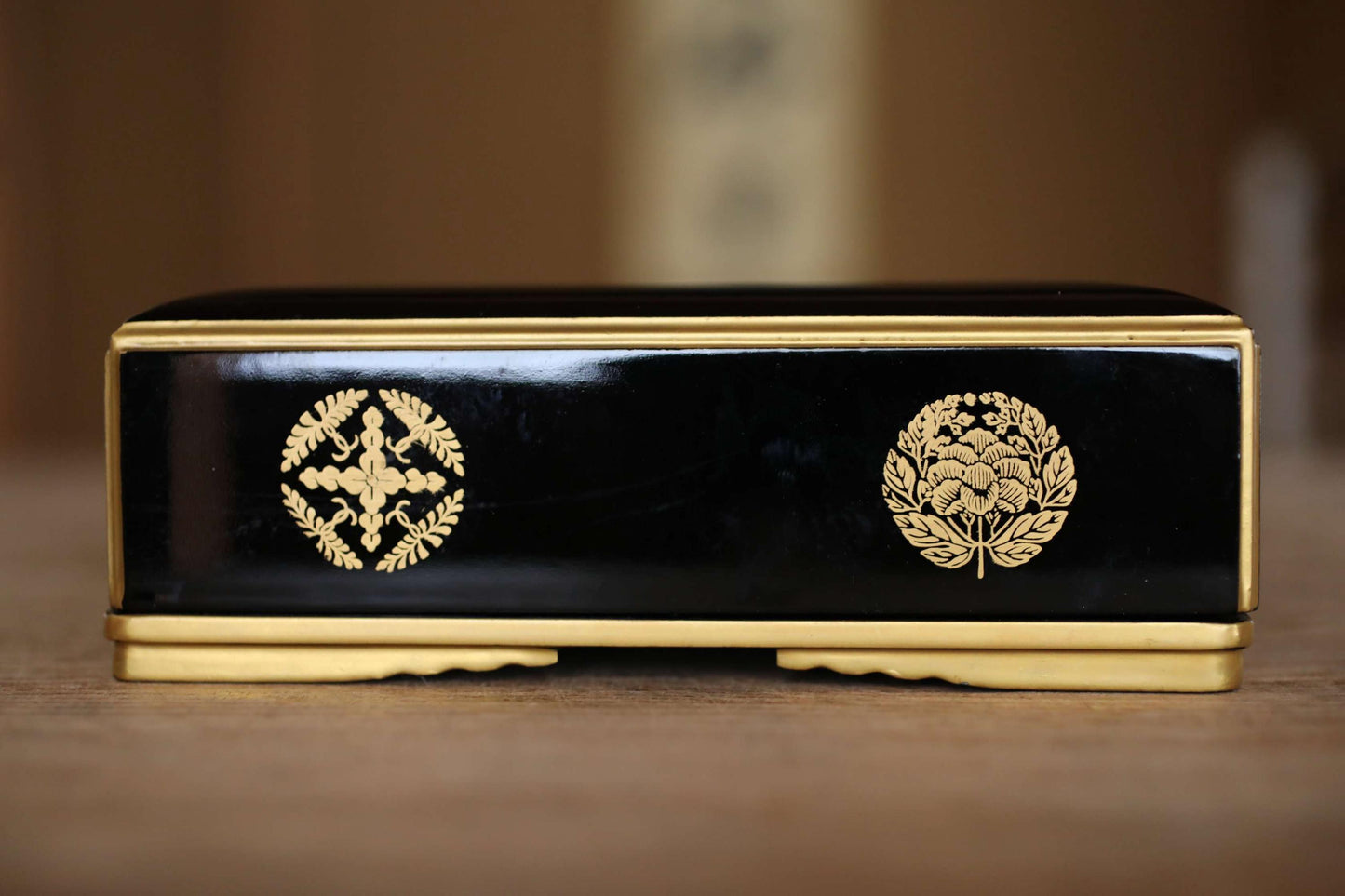 Japanese Makie Black Lacquer Gold peony SAMURAI crest wooden box URUSHI Maki-e, lacquer furniture buddhist alter 8.7×6.5in/22.2×16.6cm
