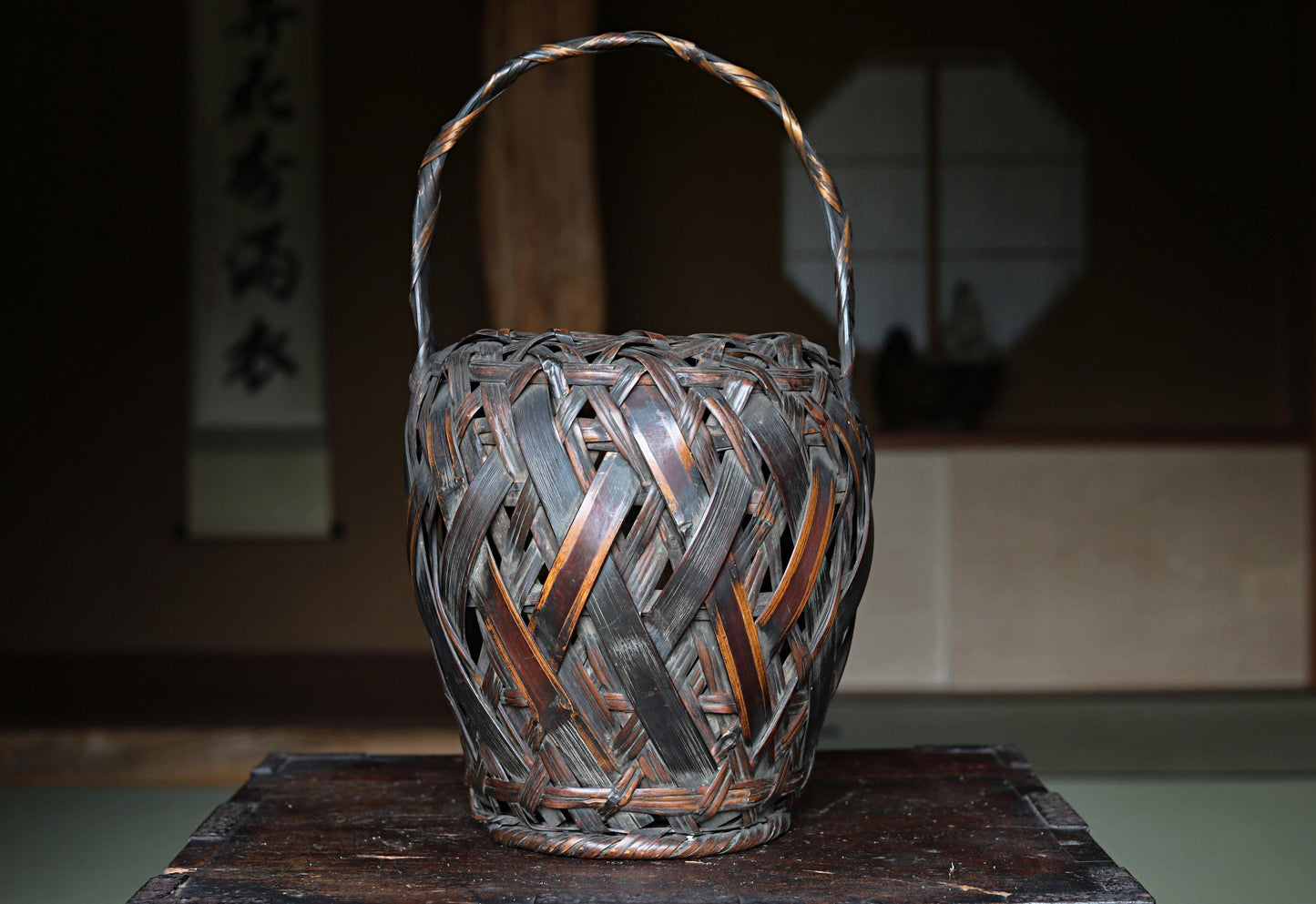 FINE! Japanese antique bamboo woven basket signed in smoke stained color with Inner vase For IKEBANA Tea ceremony, Hana-kago H16.9in/H43cm