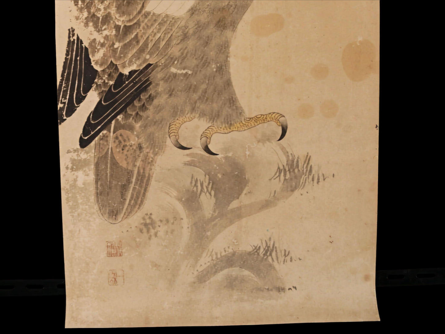 The image is a Japanese woodblock print depicting a bird, likely a hawk or falcon, with intricate details and textures.