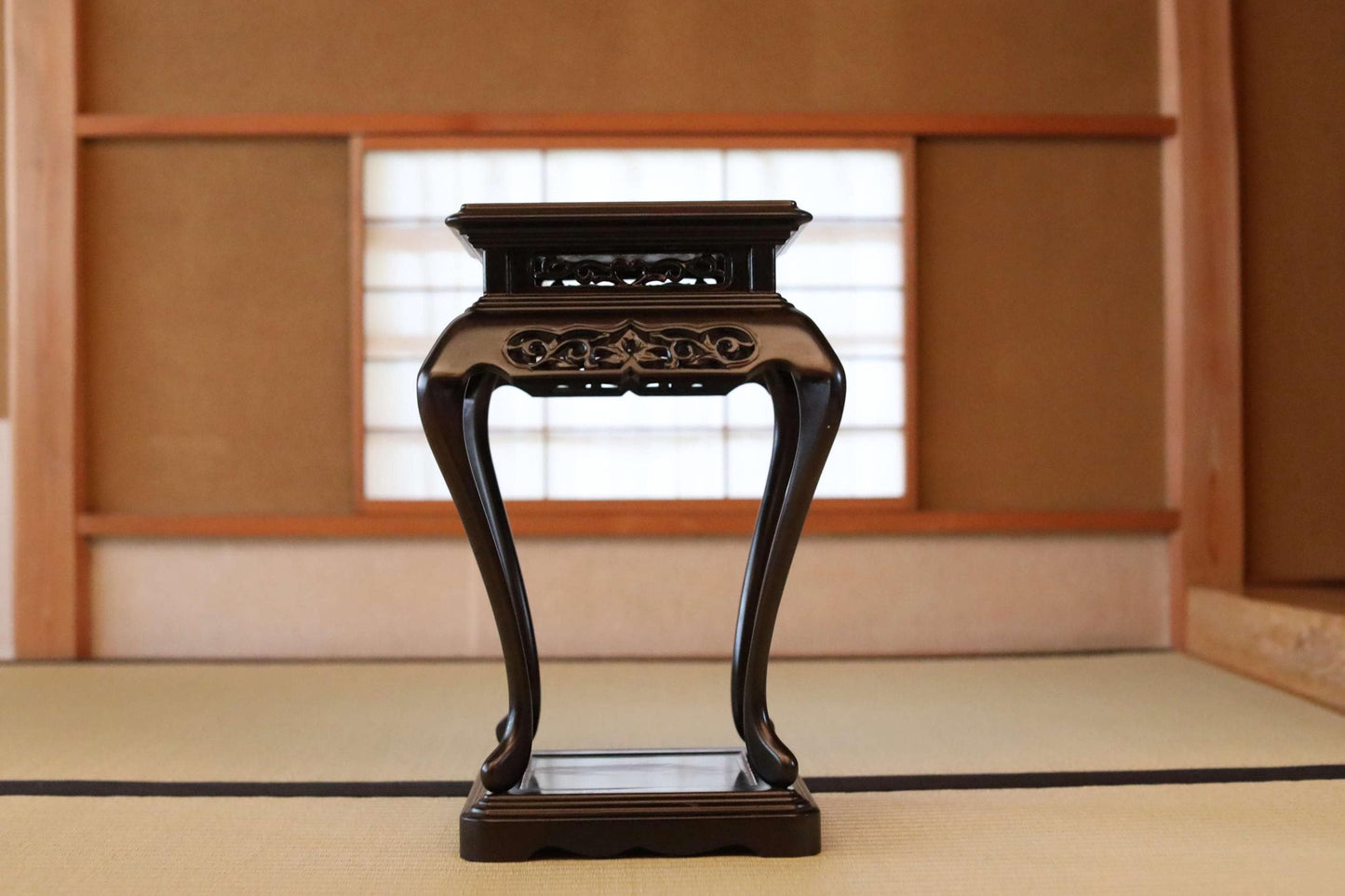 Ebony Pedestal Stand - Japanese Furniture Display With Curved Legs & Arabesque Motif