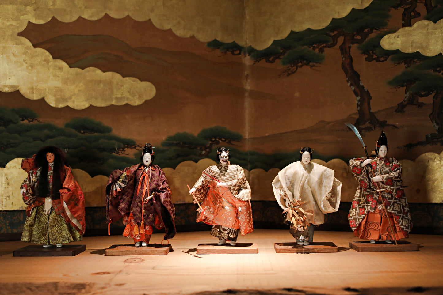 FINE! RARE! Japanese vintage Noh doll red mask Dancing Child Spirit "天鼓” made of wood and silk KIMONO for Gift H8.7×4.7in/H22×12cm