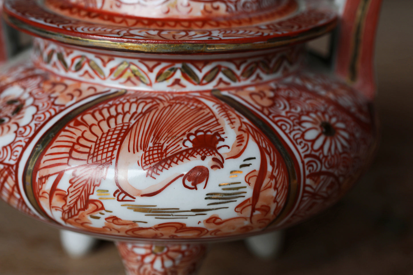Japanese beautiful vintage KUTANI ceramic censer incense burner with lion, phoenix flower, gold and red, For GIFT W4.7in/W12cm