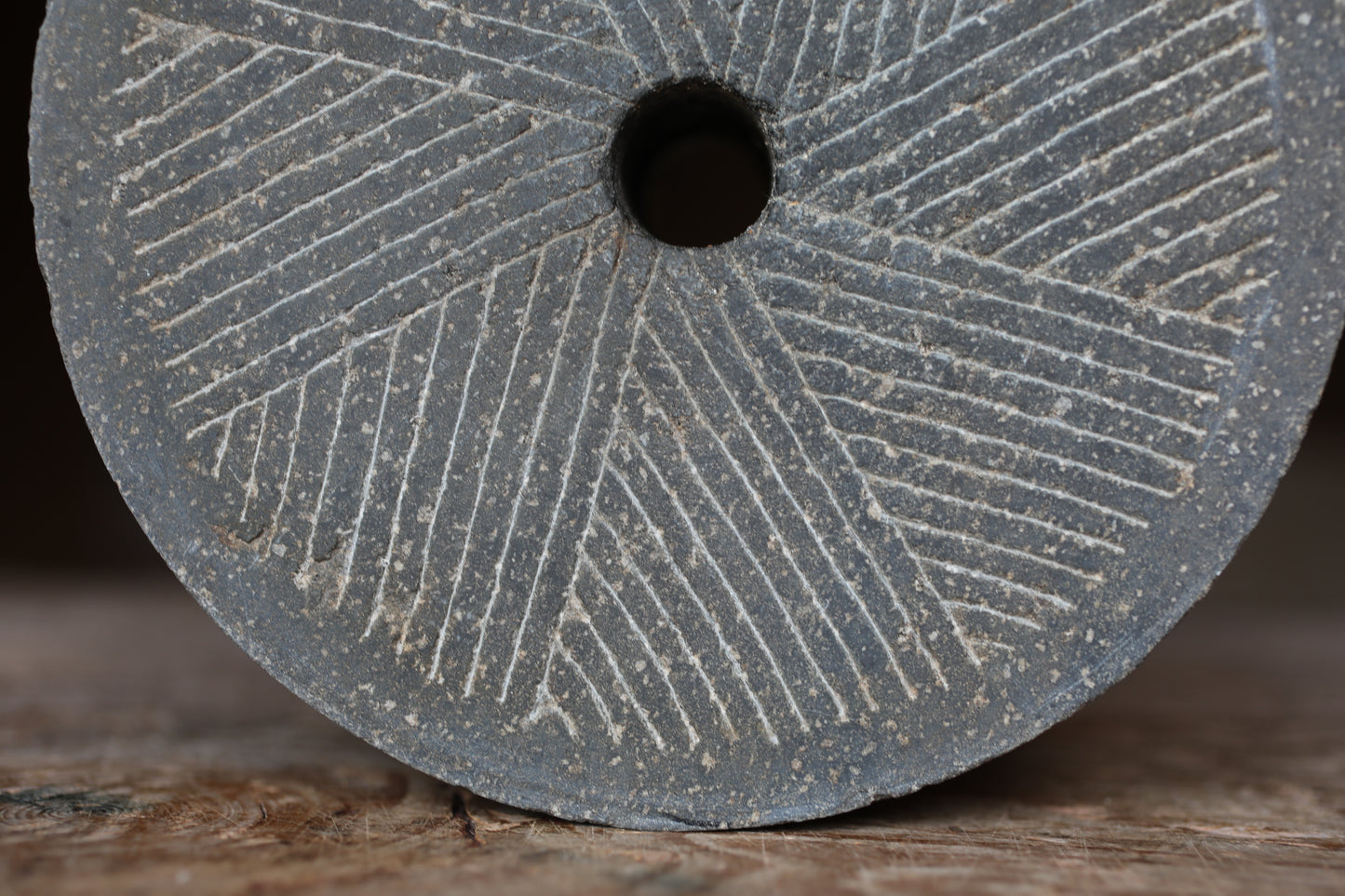 Japanese old stone mill for green tea powder, basalt quern-stones with wood handle, Matcha tea ceremony, (H7.7×W12.8in/19.5×32.5cm)