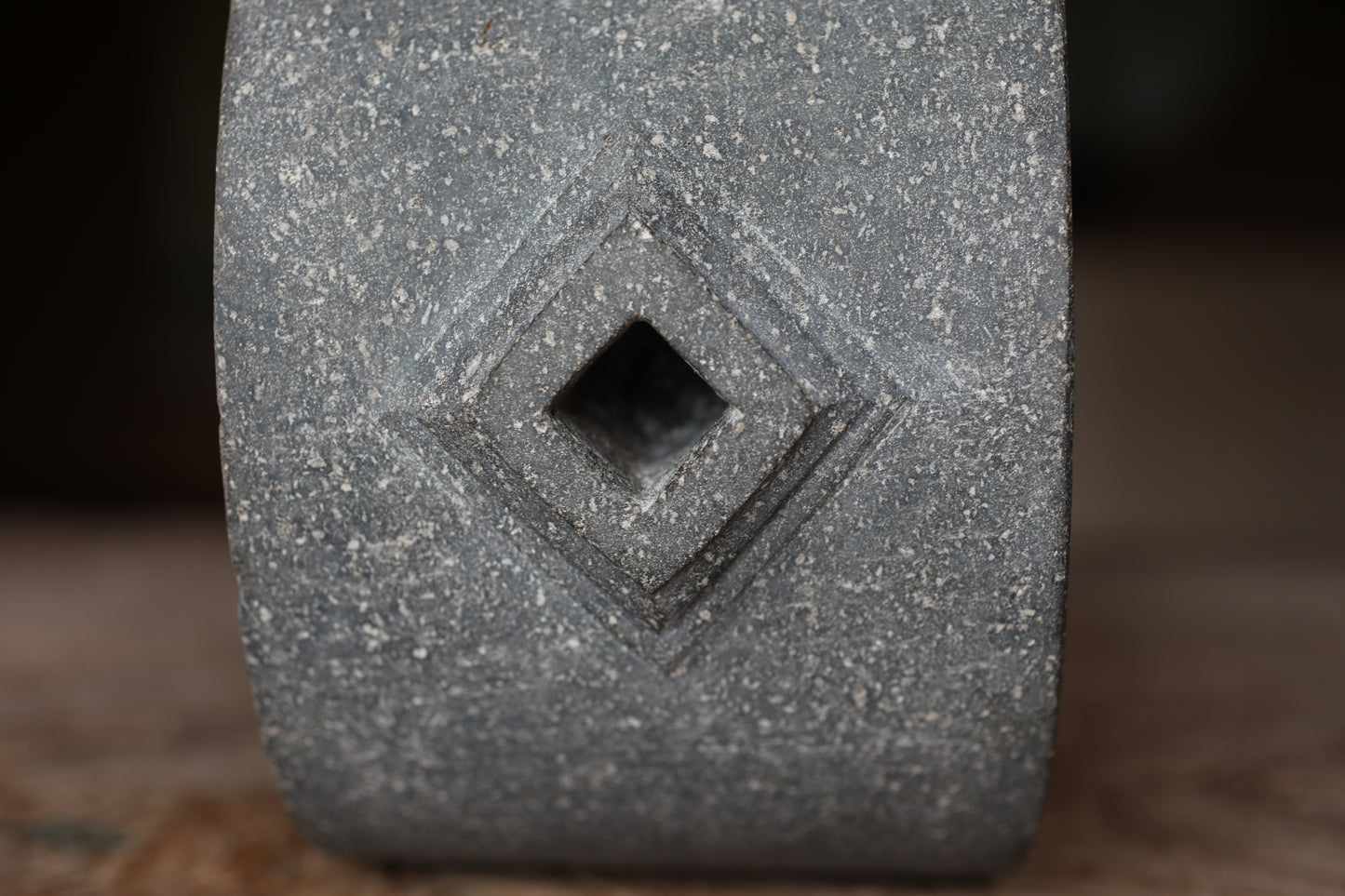 Japanese old stone mill for green tea powder, basalt quern-stones with wood handle, Matcha tea ceremony, (H7.7×W12.8in/19.5×32.5cm)