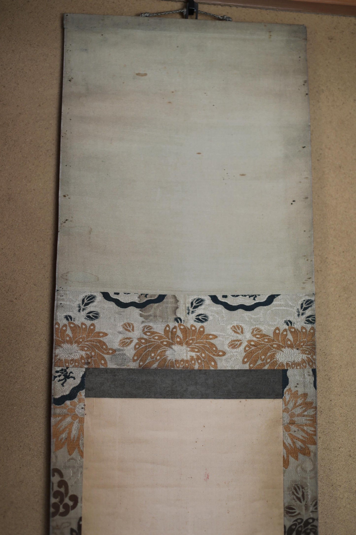 Japanese Antique Scroll - Ikebana Flower Basket Silk Painting 1920s Kakejiku Art