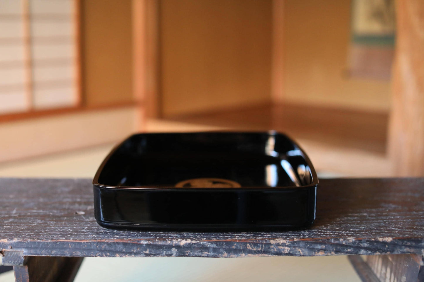 Japanese Lacquer Tray – Black Gold Family Crest Obon | Echizen Nuri Wood Serving Tray 45.5×32cm
