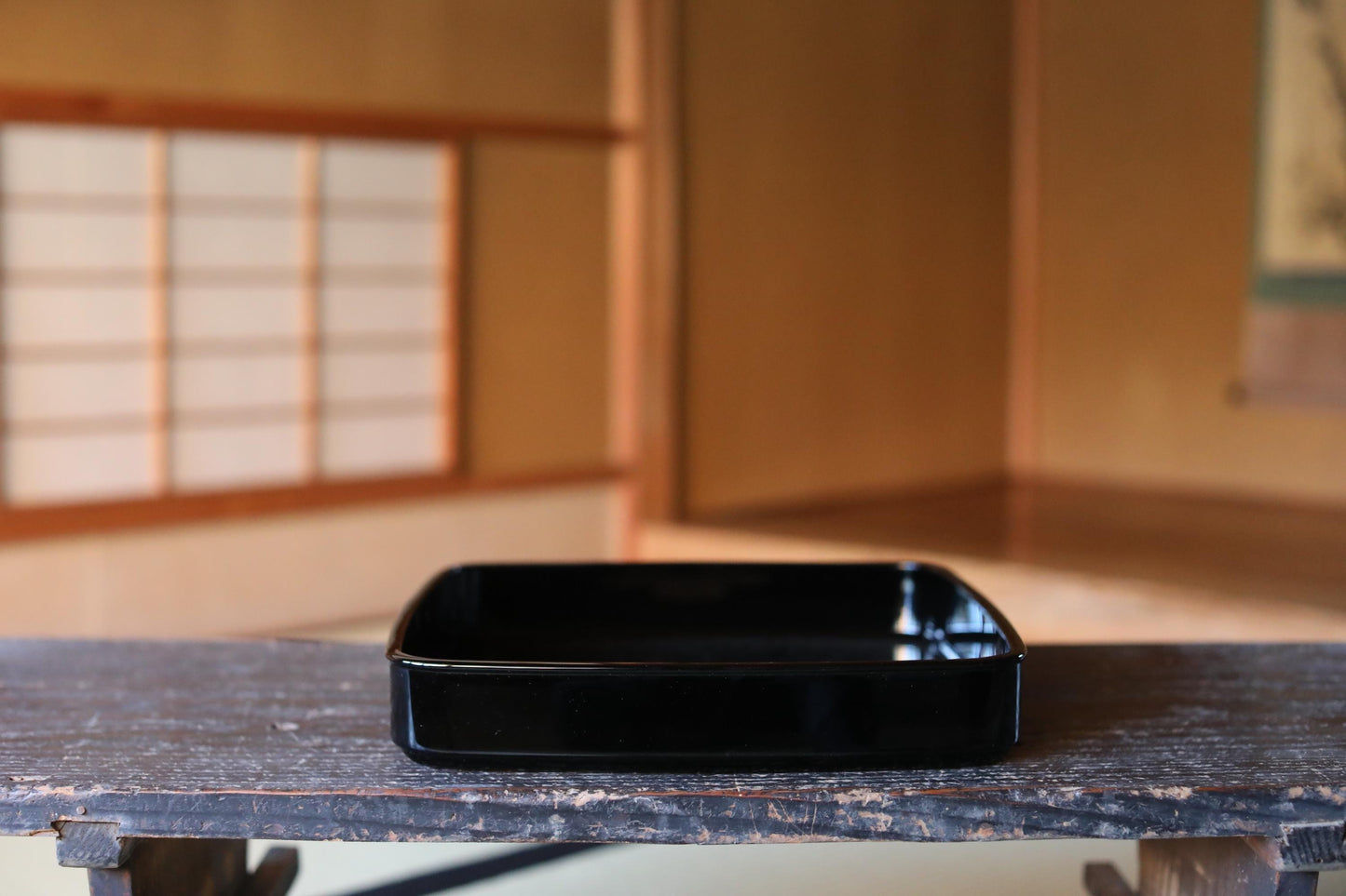 Japanese Urushi Lacquer Tray – Vintage Gold Maki-e Samurai Family Crest 12in