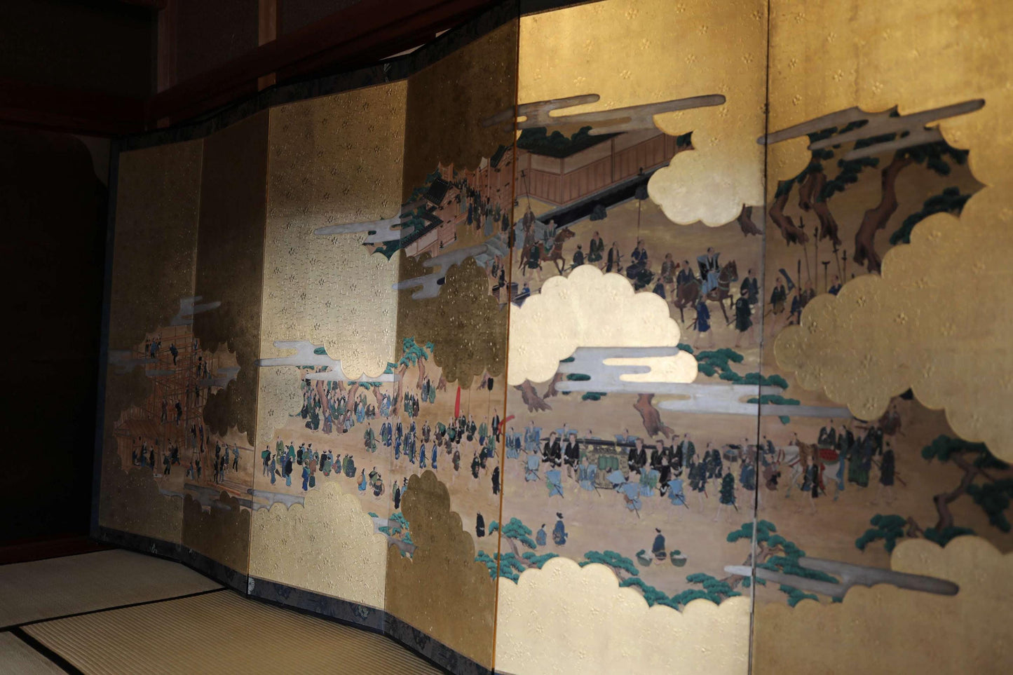 Japanese Antique Folding Screen - 1800s Gold Leaf Byobu with Luxury Cloud Painting