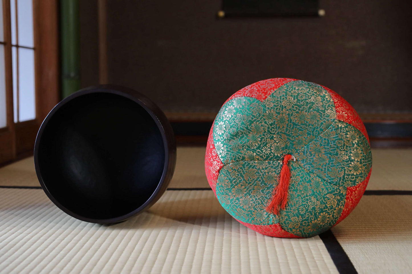Japanese Buddhist Singing Bowl – Large Hand-Forged Rin Bell with Silk Cushion & Mallet