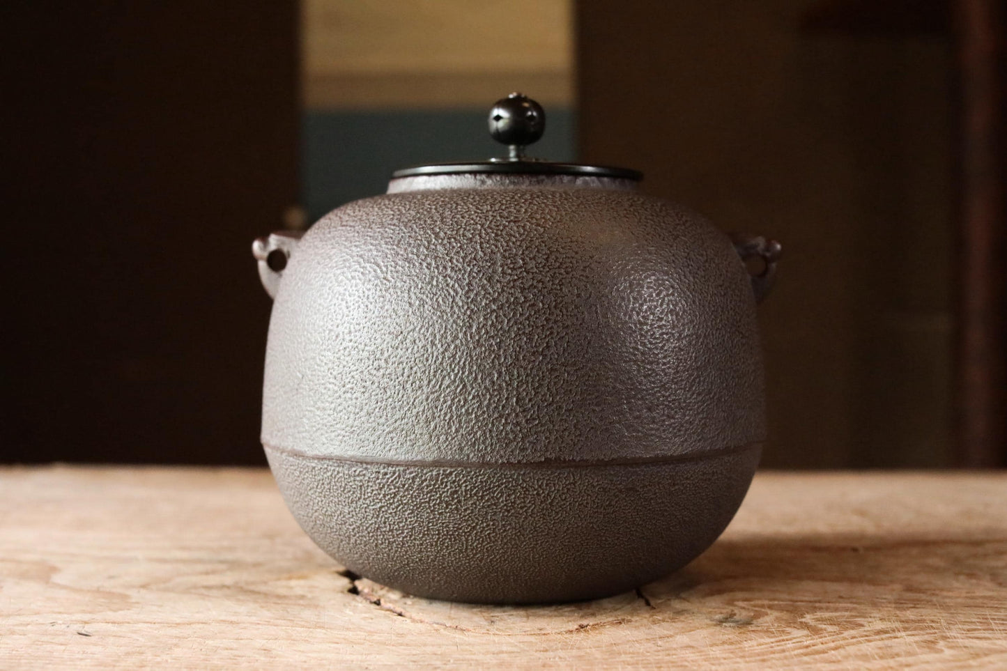 Japanese Cast Iron Kettle – Maru-Gama Tea Pot With Signed Wooden Box & Plum Blossom Lid