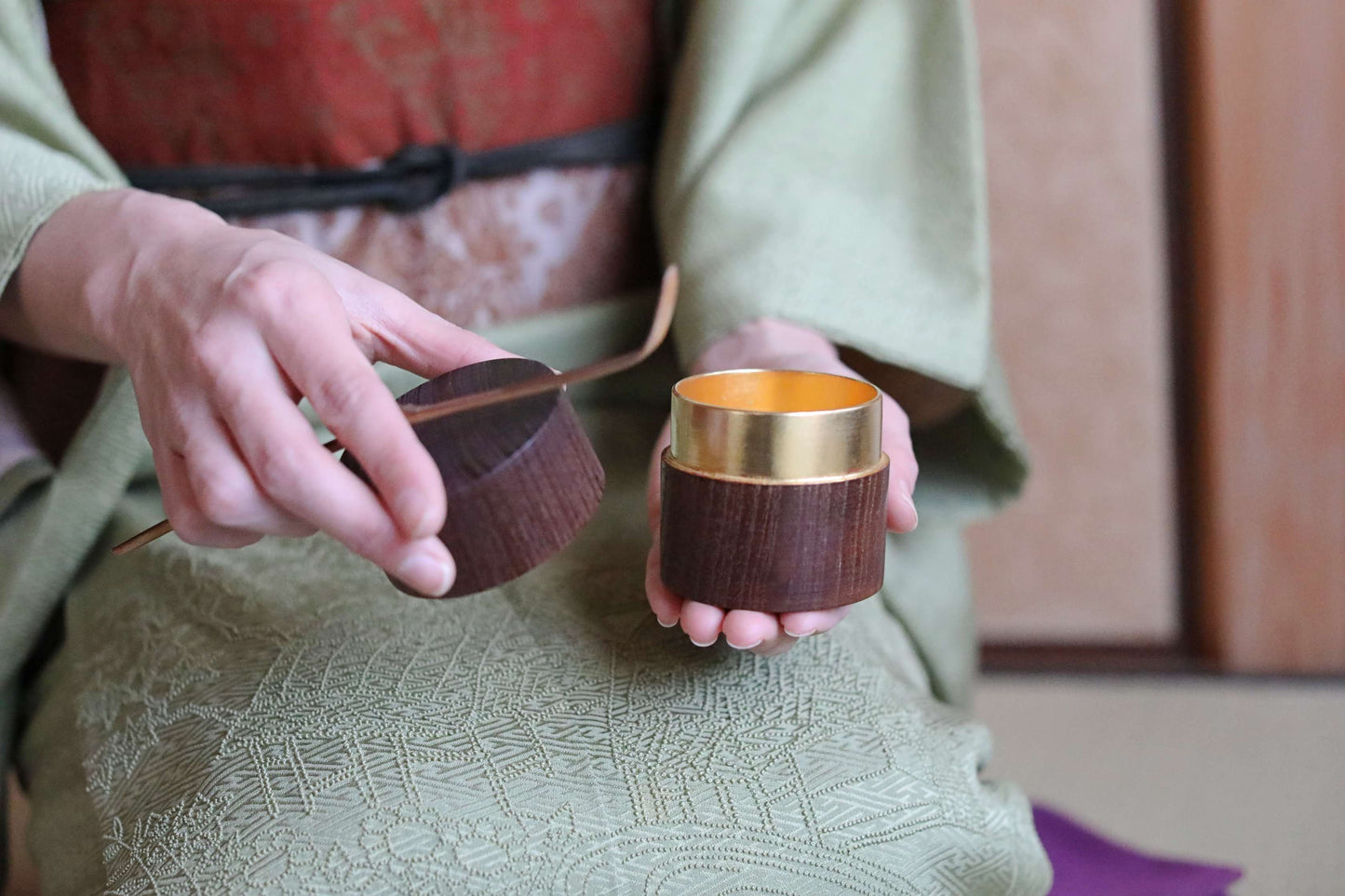 Japanese vintage "matcha" green tea caddy made from a single wood "中次 Nakatsugi" , gold inside, natsume for tea ceremony H2.7xW2.6in
